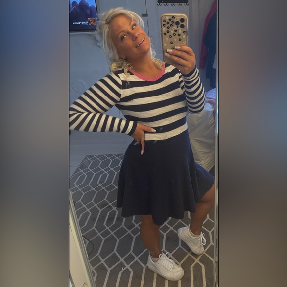 Meet your Posher, Crystal I buy a lot of clothes! - Picture 13 of 16